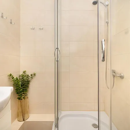 Cozy For 4 People In By Renters ורוצלב