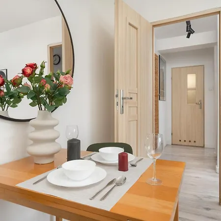 דירה Cozy For 4 People In By Renters ורוצלב