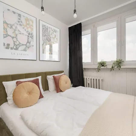 Cozy For 4 People In By Renters דירה